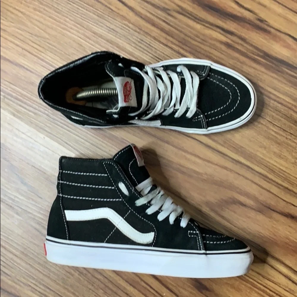 Unisex Vans Of The Wall